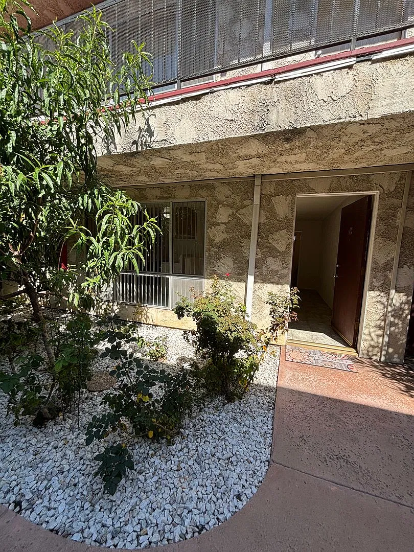 1-Bedroom In Torrance | All Utilities Included | Only $950 Deposit! — Photo 3