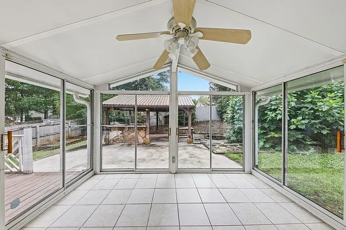 310 Crescentview Ct — Photo 15