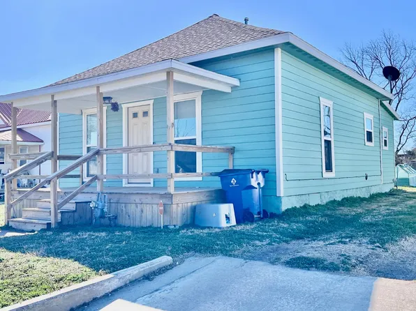 1115 W 9th St, Coffeyville, KS 67337