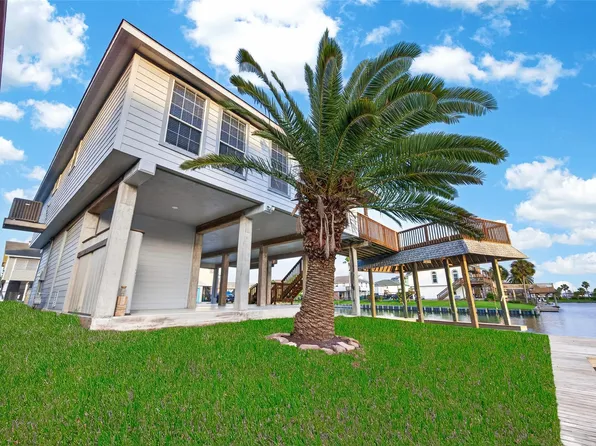 16 N Curlew St, La Marque, TX 77568