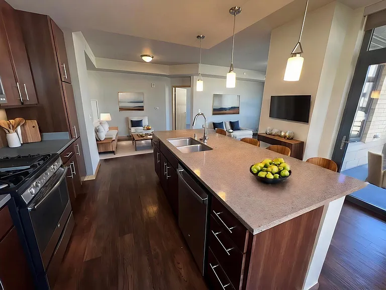 Venture Luxury High Rise — Photo 39
