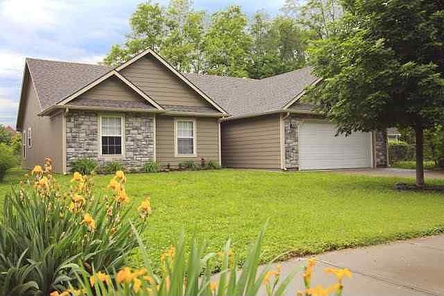515  Walnut Lawrence, KS listing photo #1