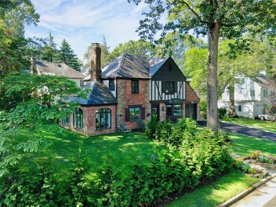 34 Foxhurst Lane, Manhasset, NY, 11030