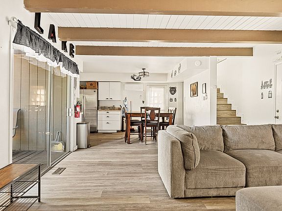 4th image of 28224 Larchmont Ln