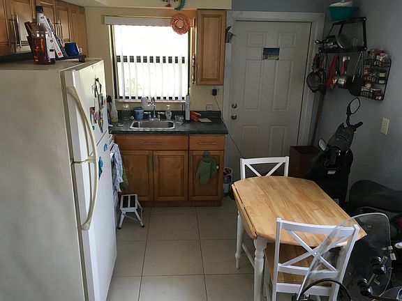 2nd image of 431 Monroe Ave APT 4