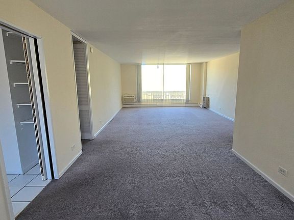 2nd image of 1616 Hinman Ave APT 4D