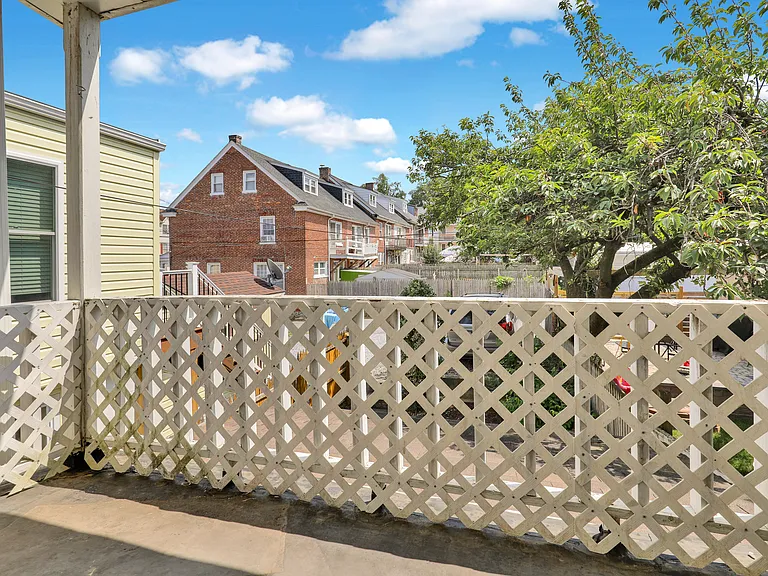 744 E Chestnut St — Photo 28