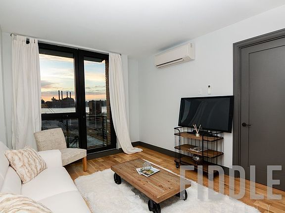3rd image of 26 West St #27E