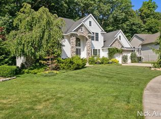 123 Bradman Dr, Rockford, MI