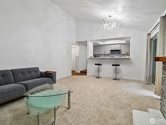 3rd image of 14401 SE Petrovitsky Rd #D205