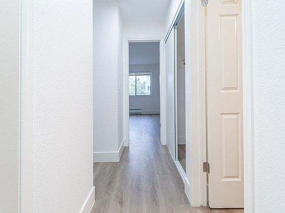 5th image of 561 Boden Way APT 1E