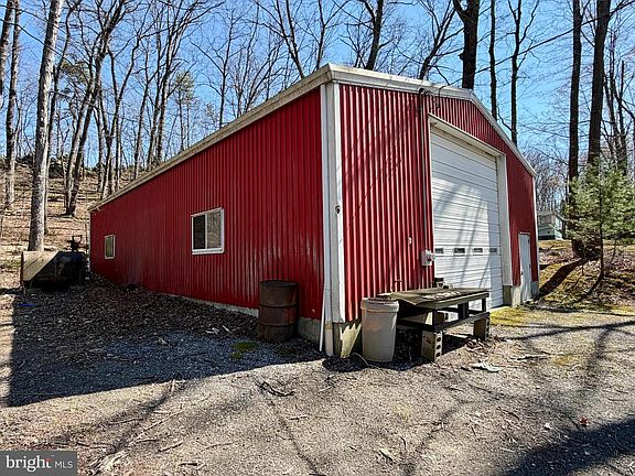 2nd image of 632 Raystown Rd
