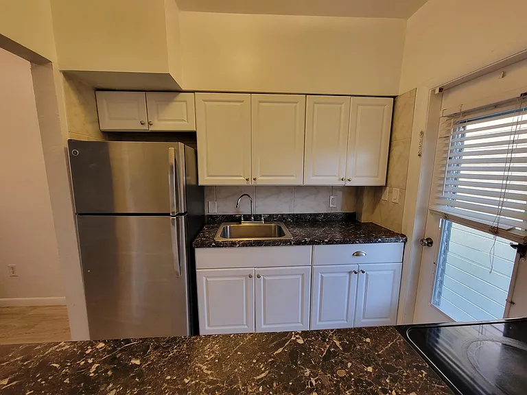 835 Lenox Ave — Photo 9