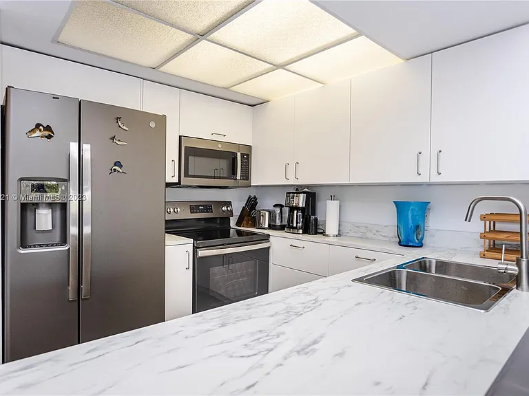 500 N Francisco St #234 — Photo 20