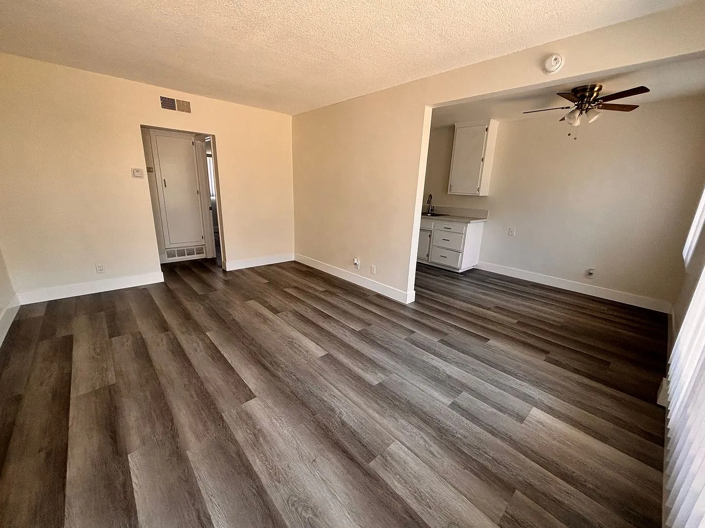 8028 Boer Ave — Photo 3