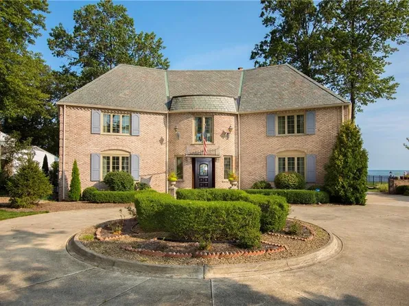 32136 Lake Rd, Avon Lake, OH 44012