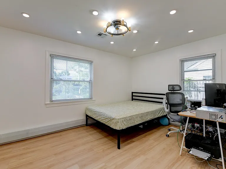 50 Chestnut St — Photo 14