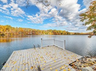 65 Lakeshore Dr NW, Sussex, NJ 07461