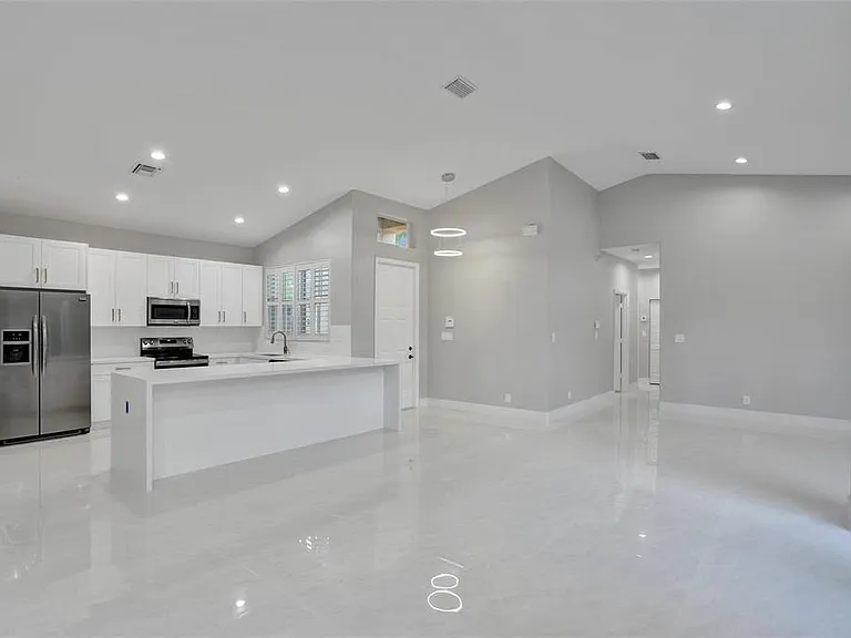 5885 NW 121st Ter — Photo 15