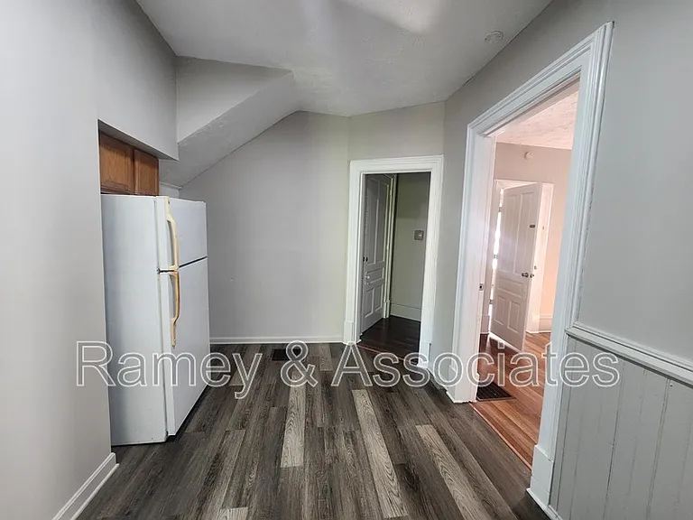 1842 Bolling Ave — Photo 7