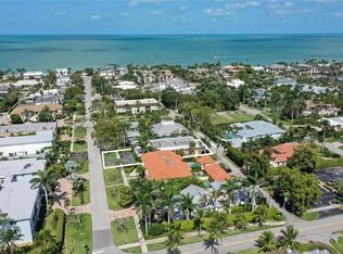 255 2nd Ave S APT A1, Naples, FL 34102