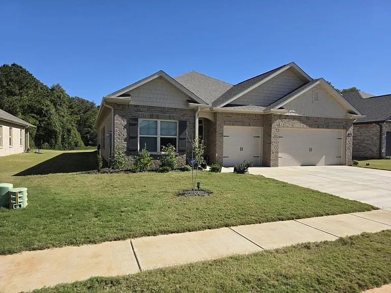 352 Castlepath Dr SW — Photo 5