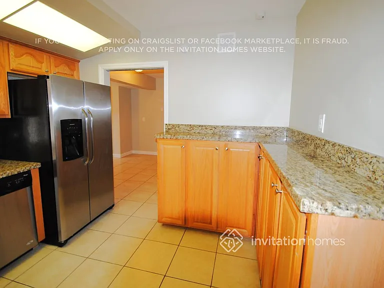 1810 N 47th Ave — Photo 5