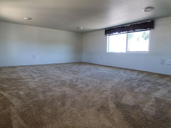 5th image of 32000 Riverside Dr Unit D17