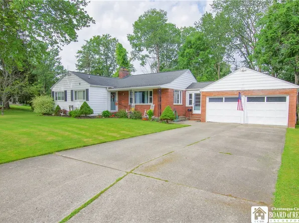 232 Huxley St, Jamestown, NY 14701
