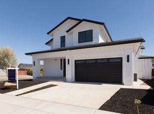 3740 Crestview Dr, Santa Rosa, CA 95403