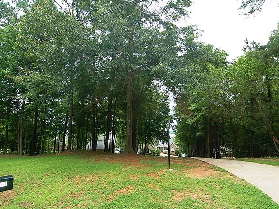 3rd image of 1550 Northwoods Dr