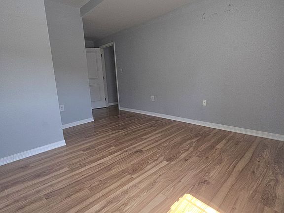 4th image of 400 Kossuth Ave APT 2E