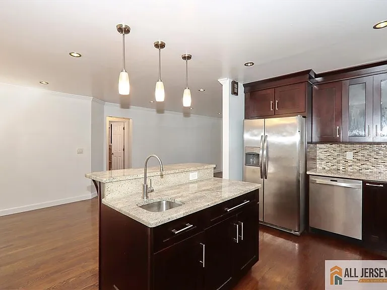 1299 Kline Pl — Photo 4