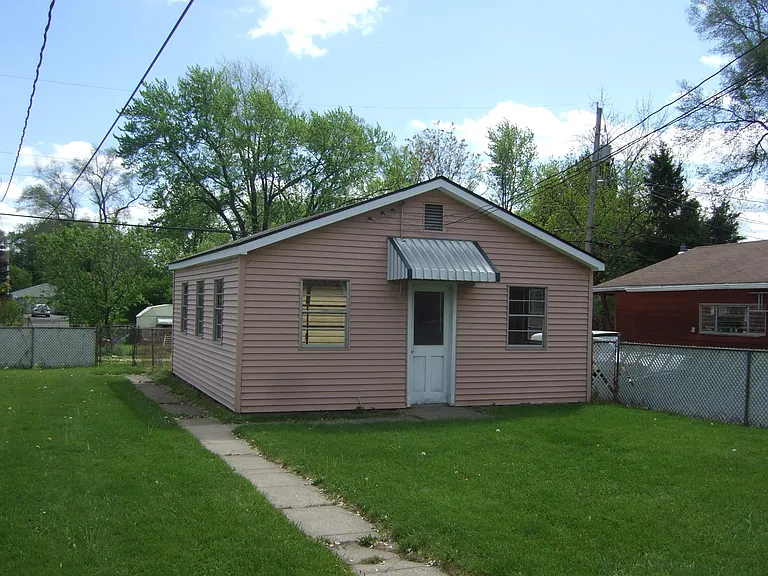 detached garage