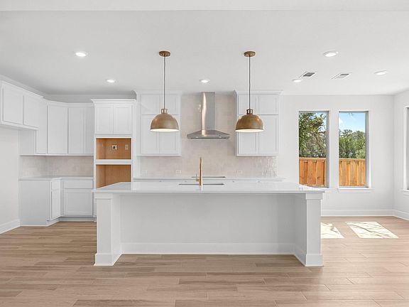 5th image of 308 Barnstorm Ln