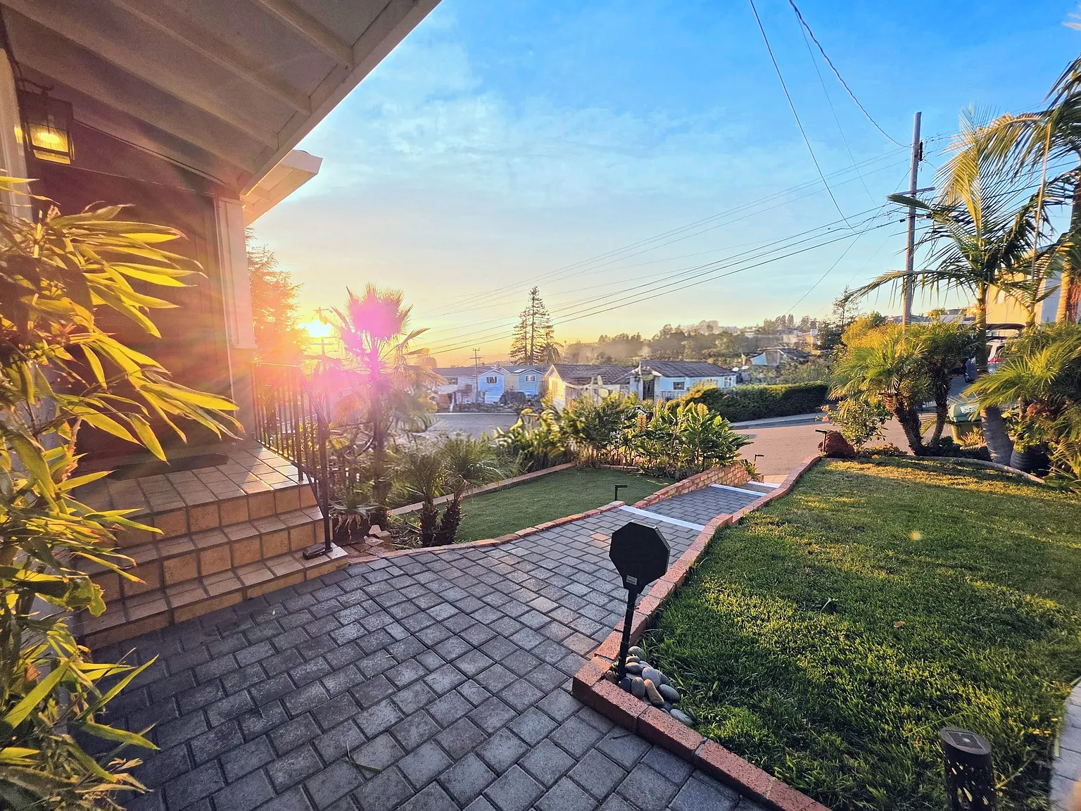 4 bed, 2000 sqft, $5,800 — Photo 1