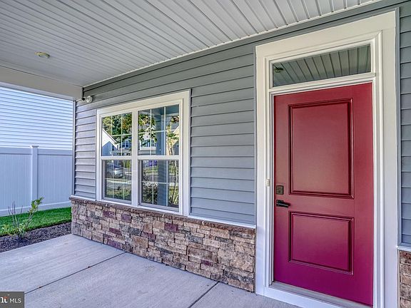 3rd image of 108 Perrys Retreat Blvd