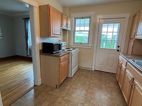 5th image of 380 Lamarido St