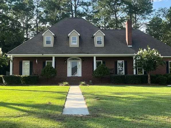 5711 Forest Lake Dr, Tifton, GA 31794