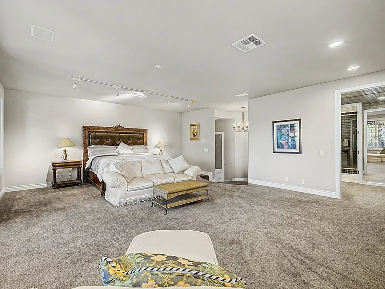 1105 Broadmoor Ave — Photo 31