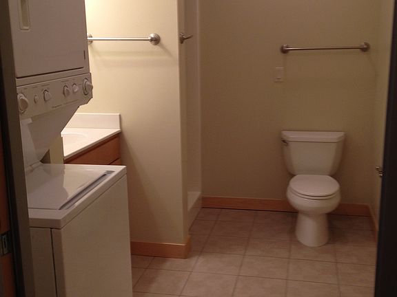 3rd image of 2600 University Ave SE APT 115