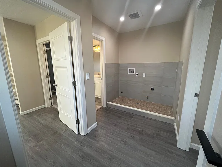 13816 Cohasset St — Photo 12