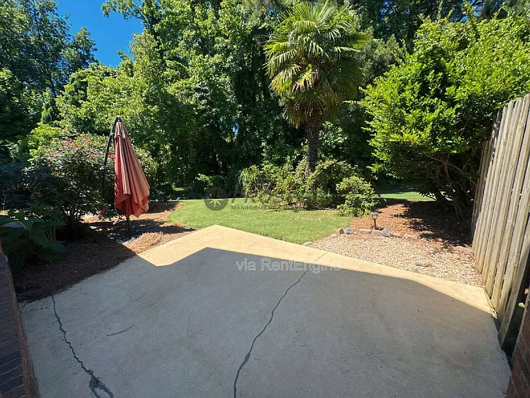 106 Wyndham Ct — Photo 23