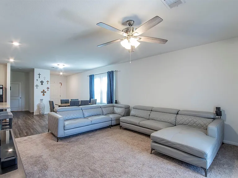 298 Shiro Dr — Photo 3