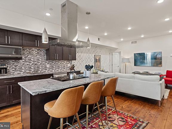 5th image of 2015 S Hutchinson St Unit 12