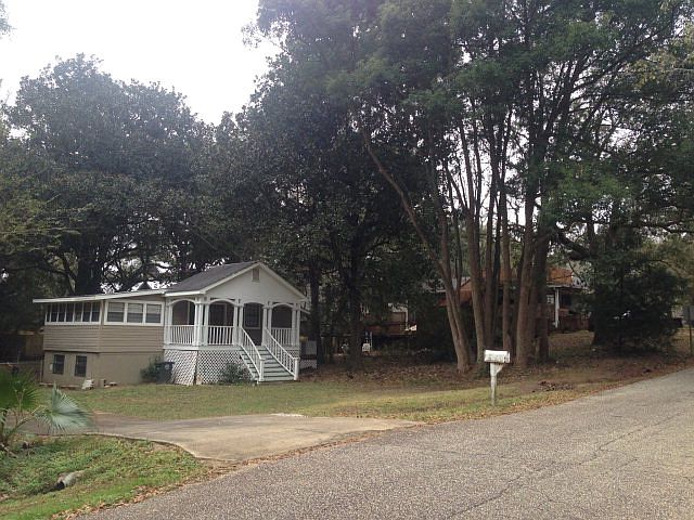 2nd image of 554 Johnson St
