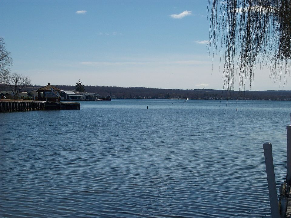 1st image of 15 Island Ln