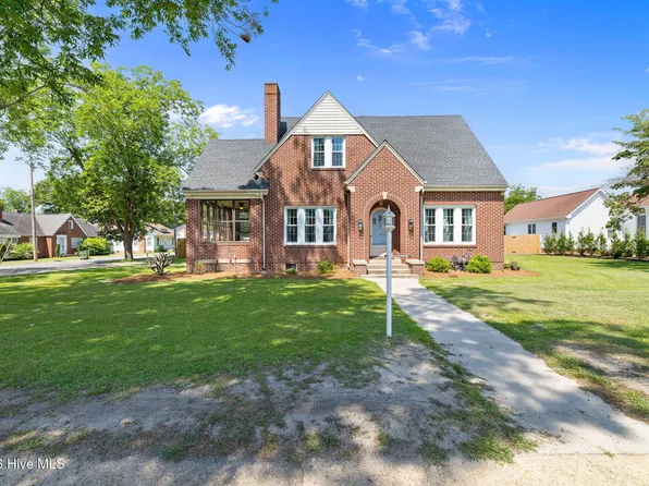 201 NW Railroad Street, Pikeville, NC 27863