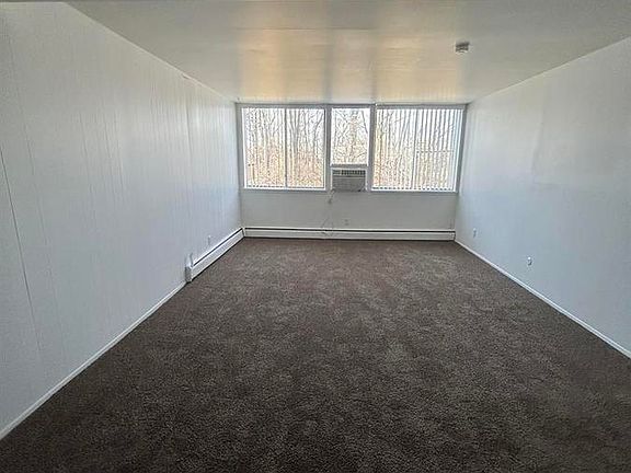 4th image of 1305 S Congress St APT 210