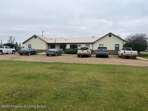201 2nd St N, Regent, ND 58650